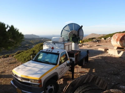 Here, a larger radar system from the Observatory of Athens is used for more accurate recording of birds at greater distances.