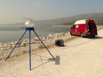 Το ορνιθολογικό ραντάρ χρησιμοποίται για την καταγραφή των κινήσεων πουλιών σε πτήση, για παράδειγμα στην μετανάστευση.